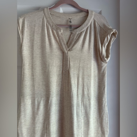 Lou & Grey Signaturesoft Split Neck Pocket Dress in Light Oak Heather New! - Picture 5 of 9